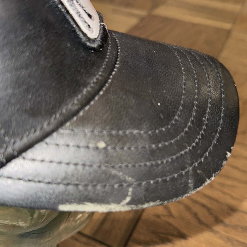 Black sheep, leather bill goorin brothers trucker hat - Picture 5 of 7